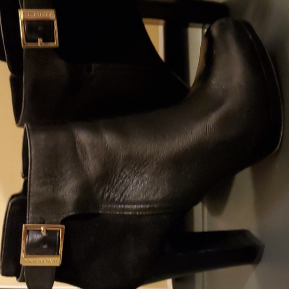 Micheal Kors Platform Ankle Boots 7.5 Blk leather and suede gold hardware - Picture 2 of 8